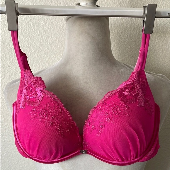 Victoria’s Secret Push‎ Up Bra - Picture 1 of 7
